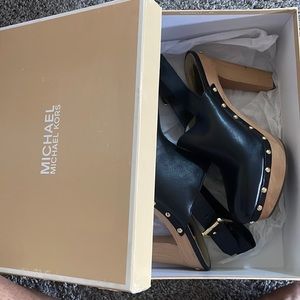 MK mules with platform